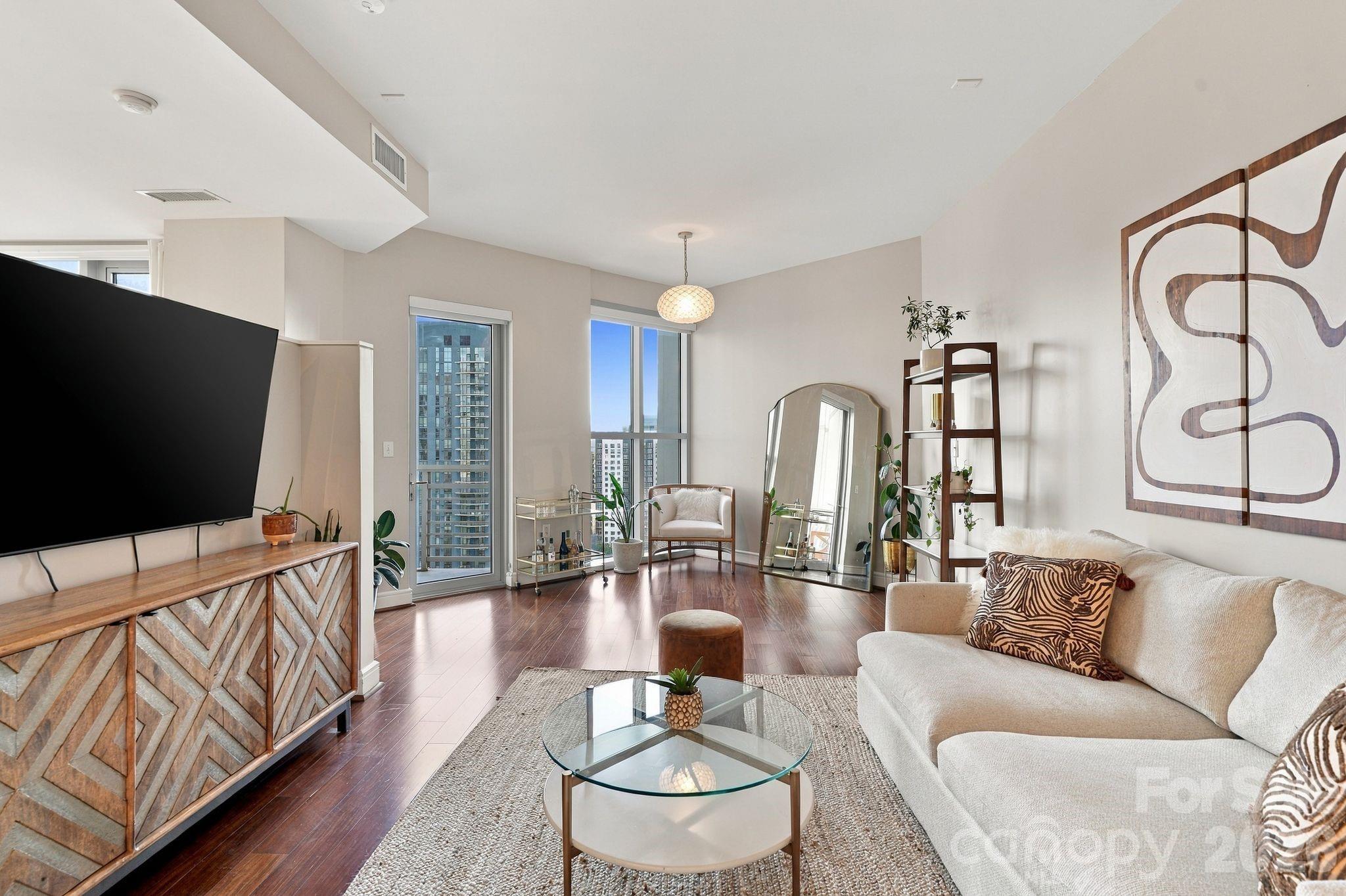 333 W Trade Street 1709