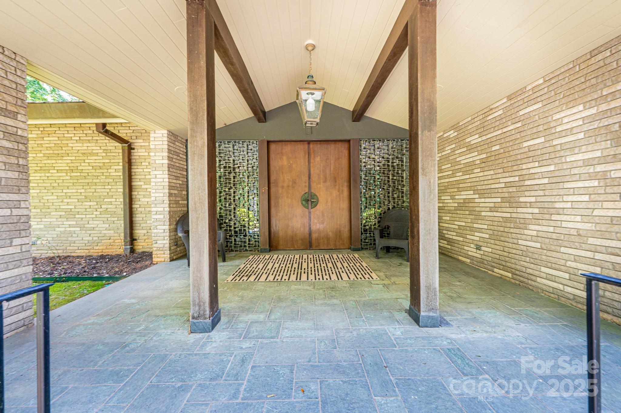 153 Hillhaven Place SE