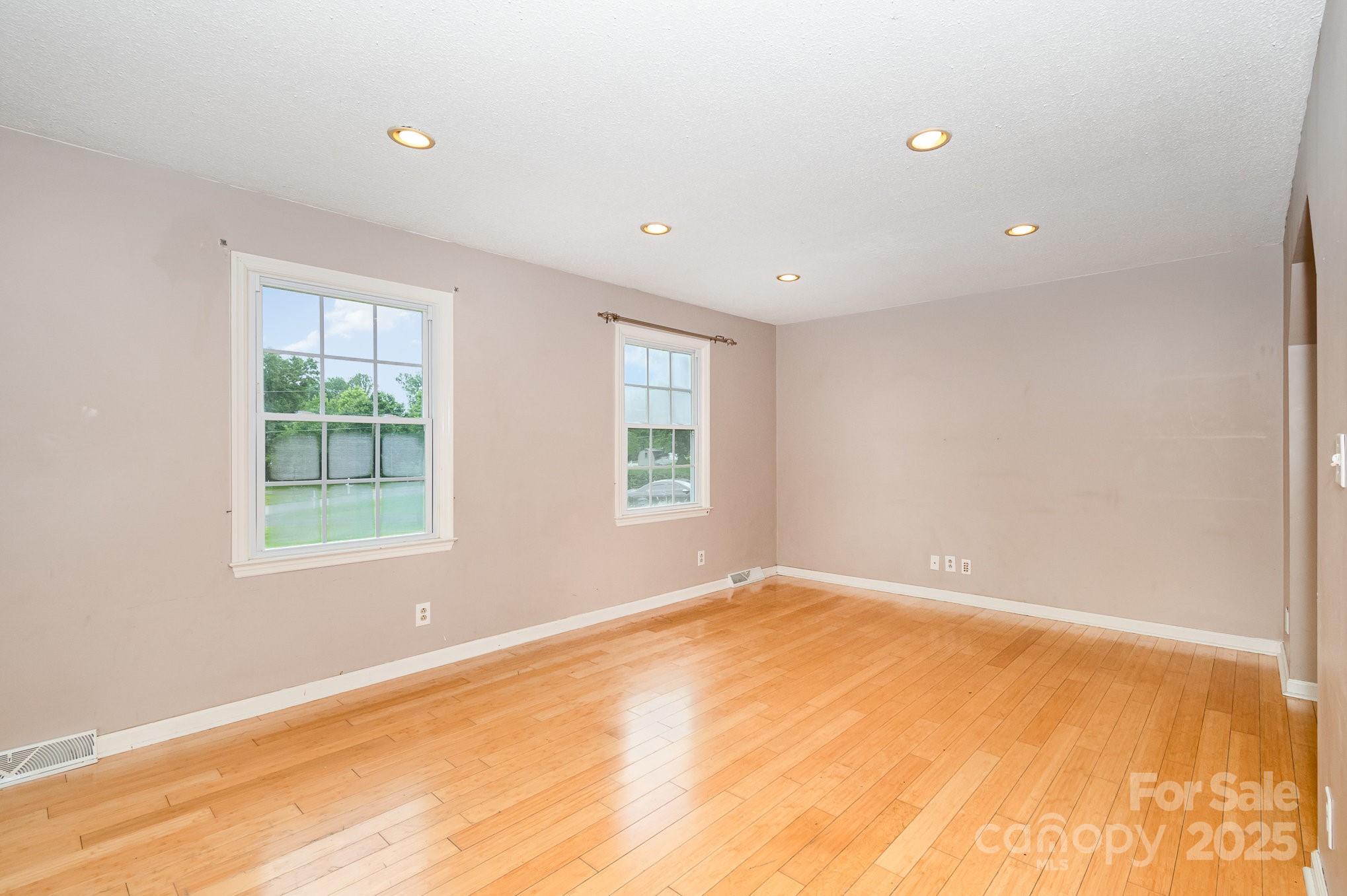 813 Gallant Court