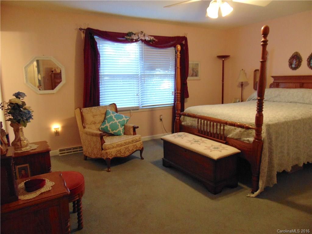 Hidden Hut Farms - Residential