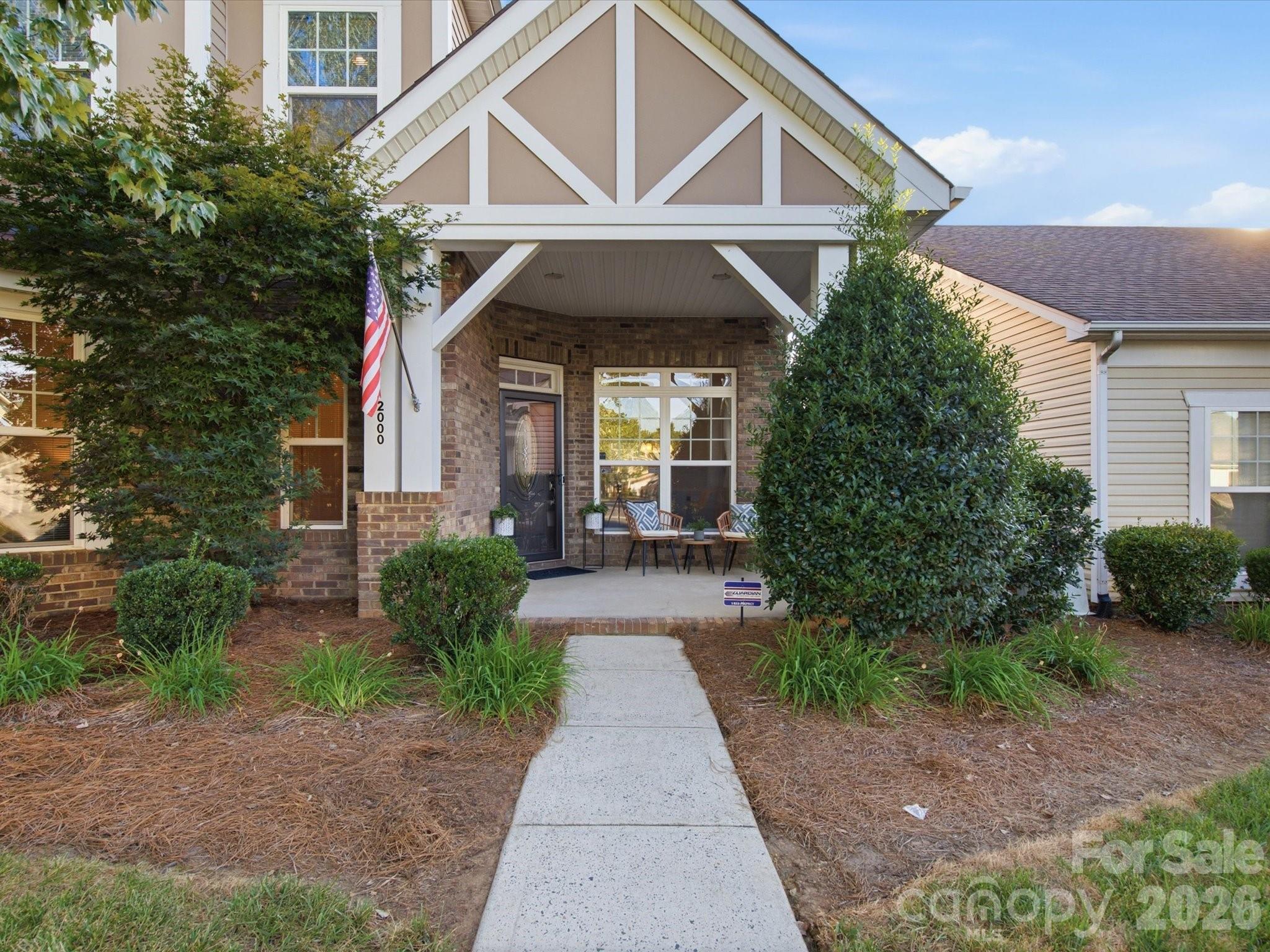 2000 Envoy Lane