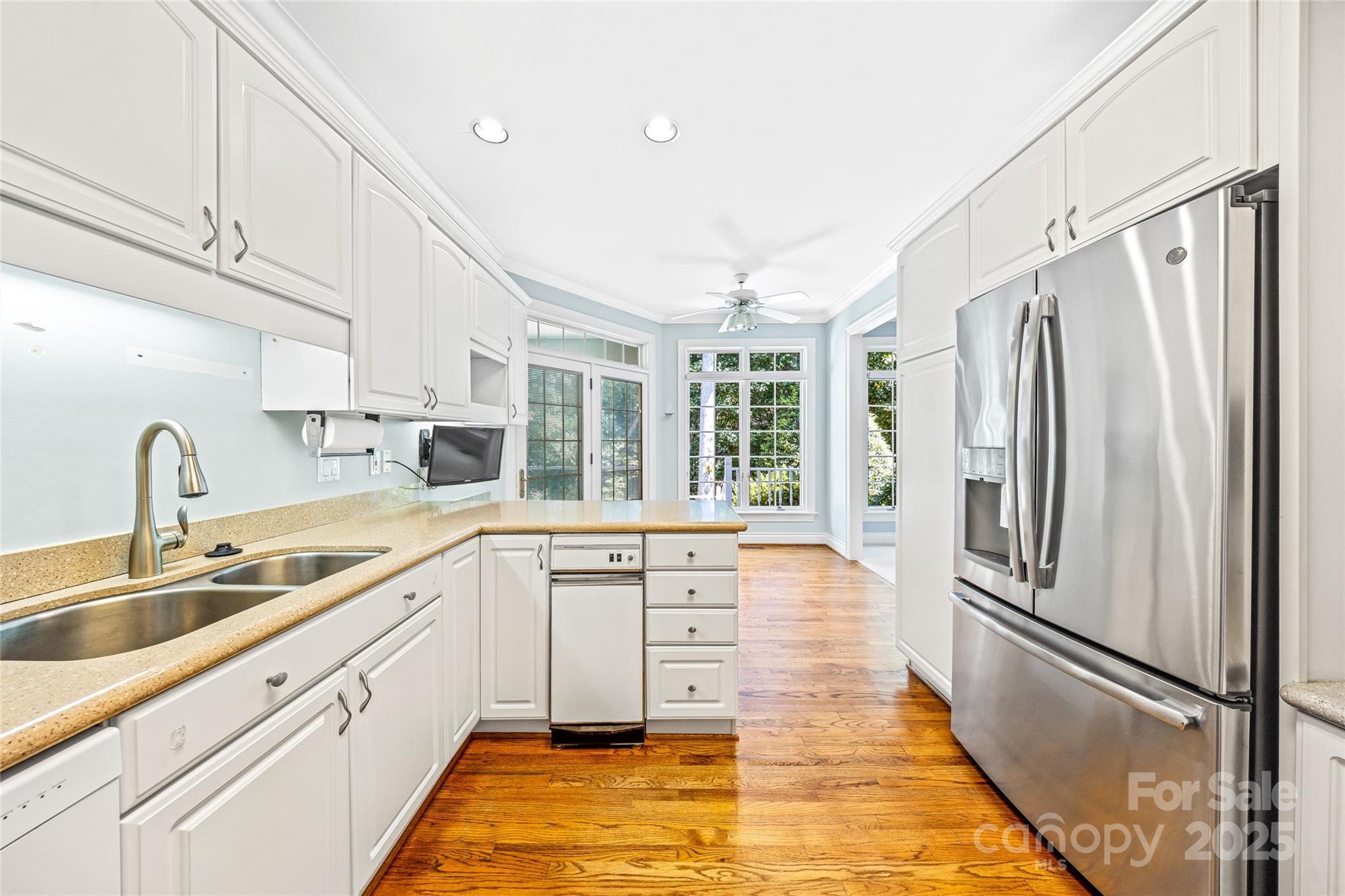 28 Clovelly Way