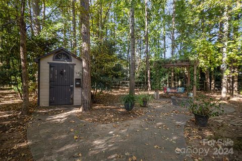 A home in Huntersville