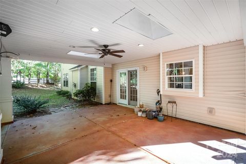 A home in Huntersville