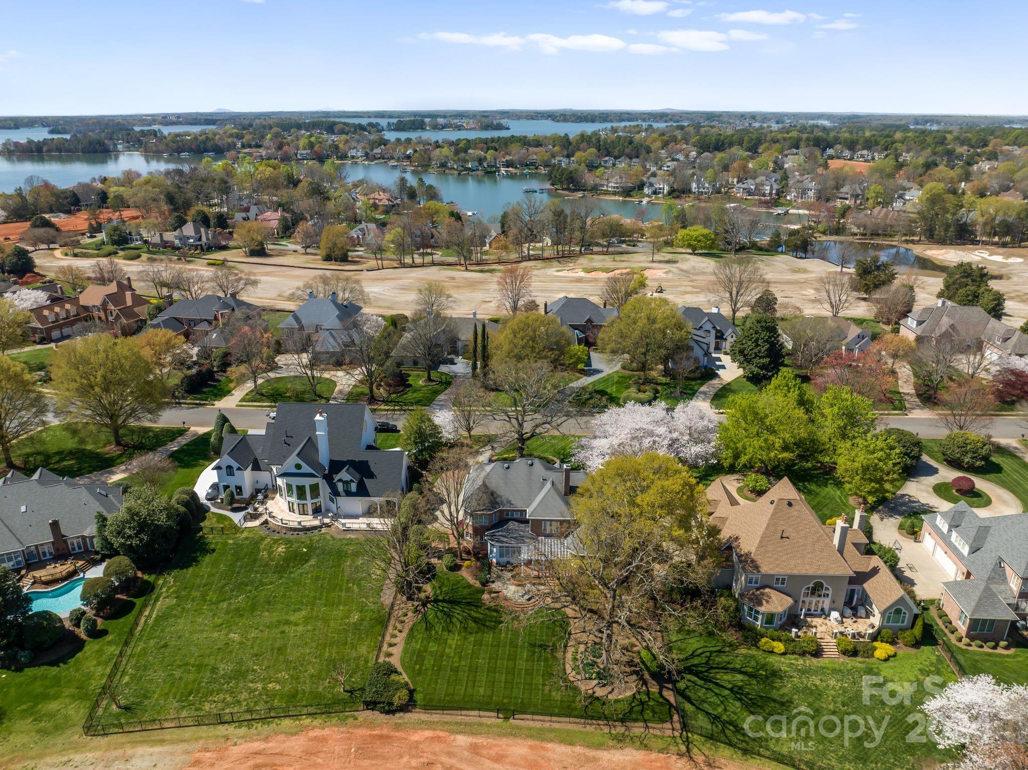 The Peninsula - Residential