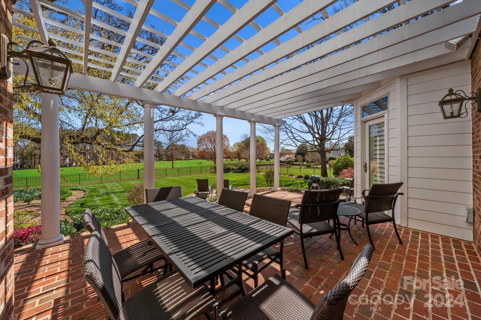 The Peninsula - Residential