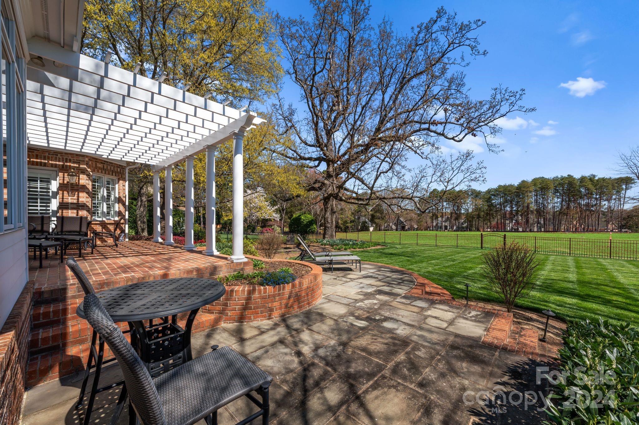 The Peninsula - Residential