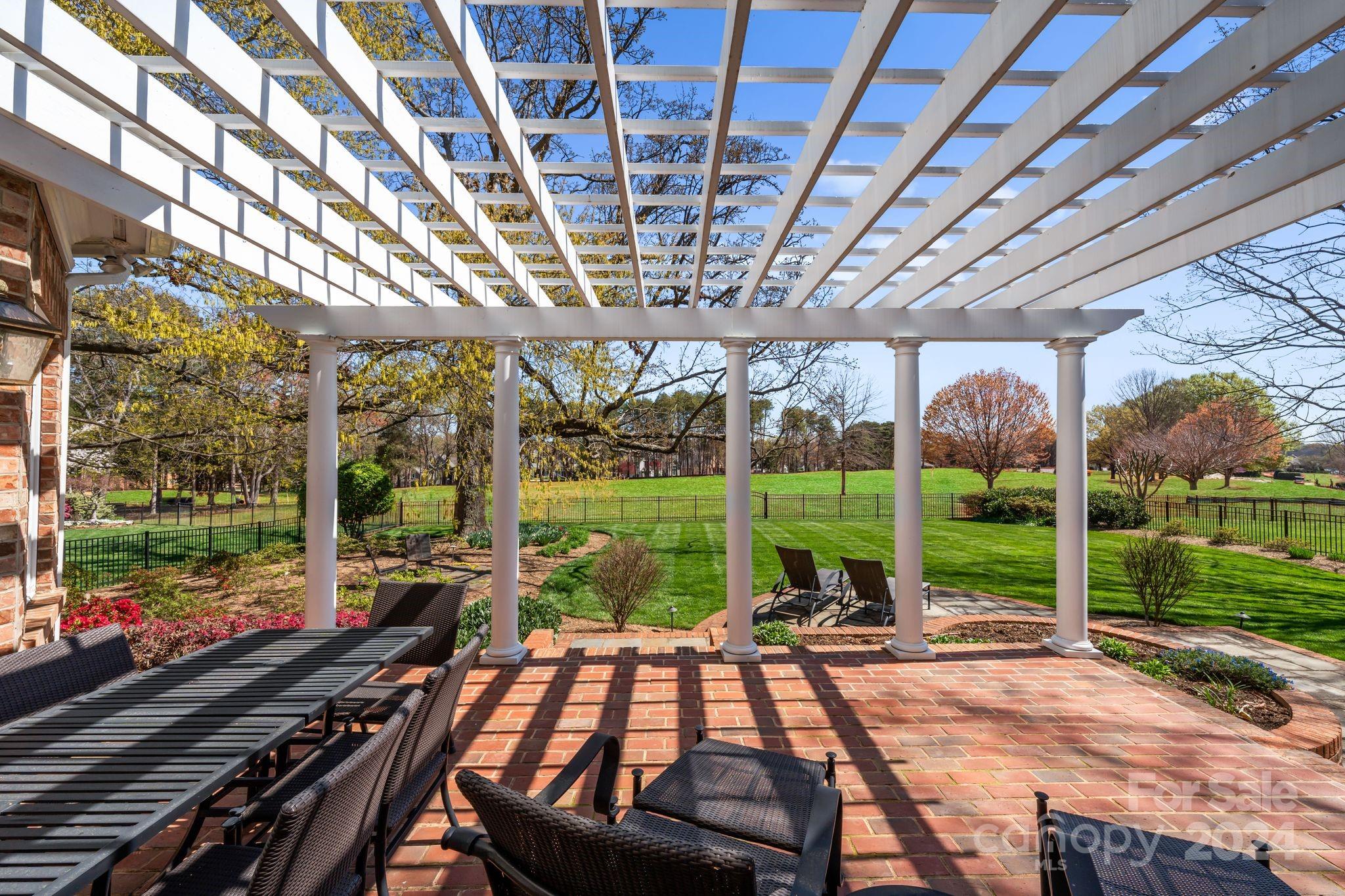 The Peninsula - Residential