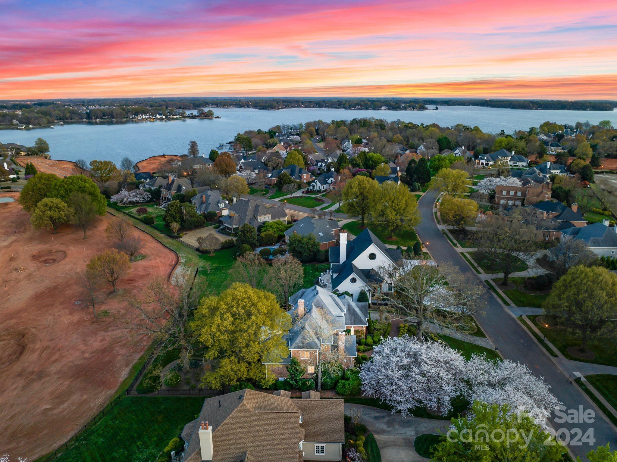 The Peninsula - Residential