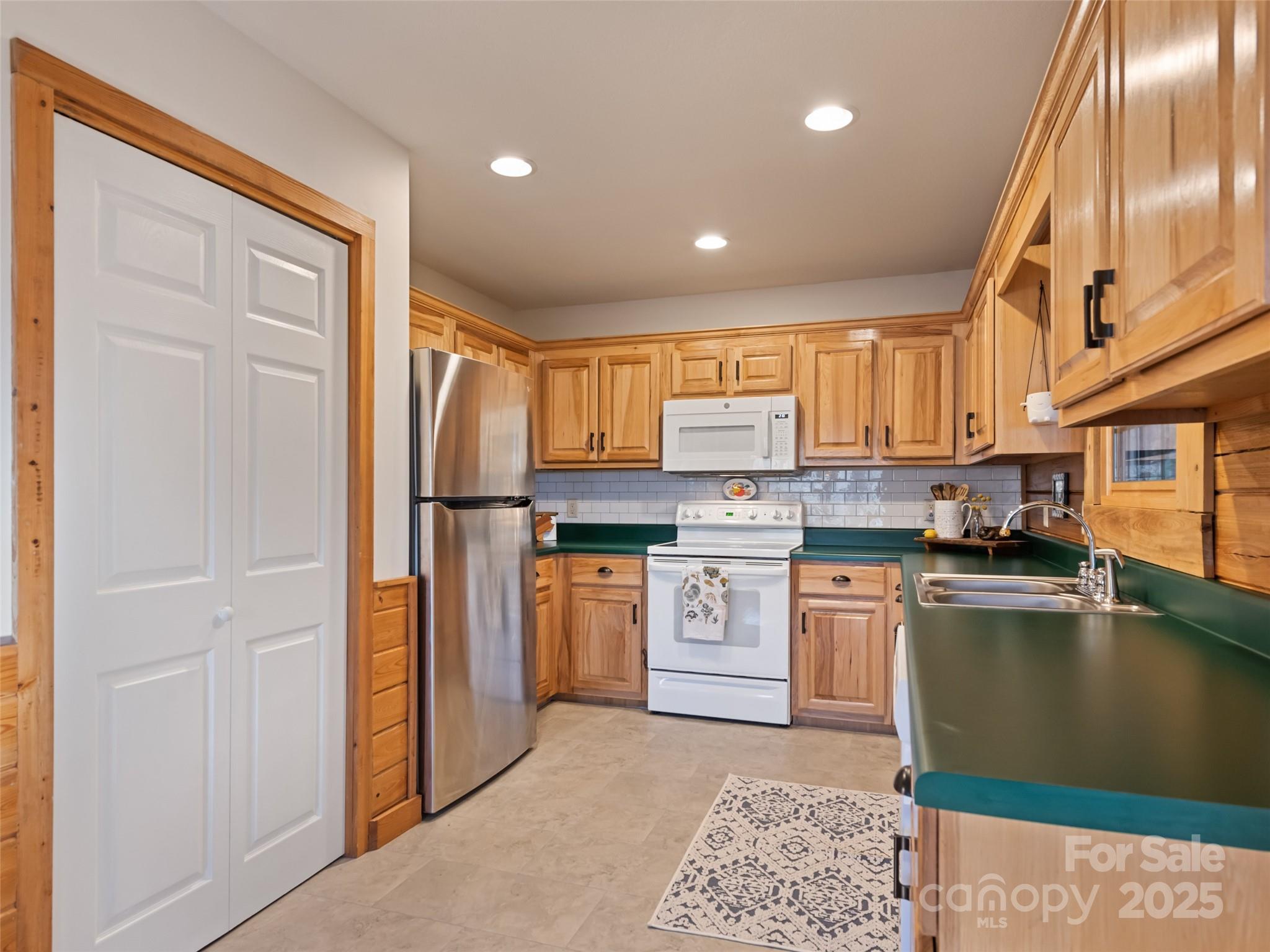 Rainbow Mountain Development - Residential