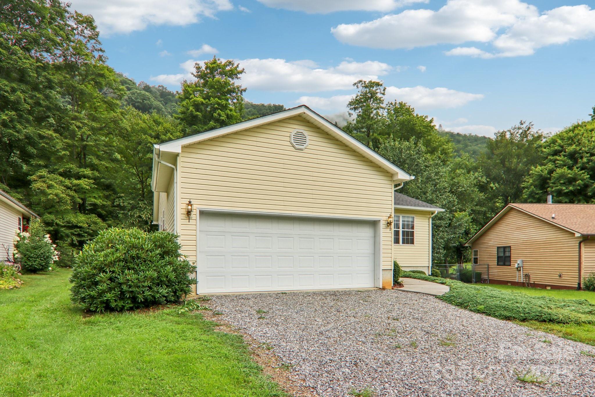 118 Whitewater Drive