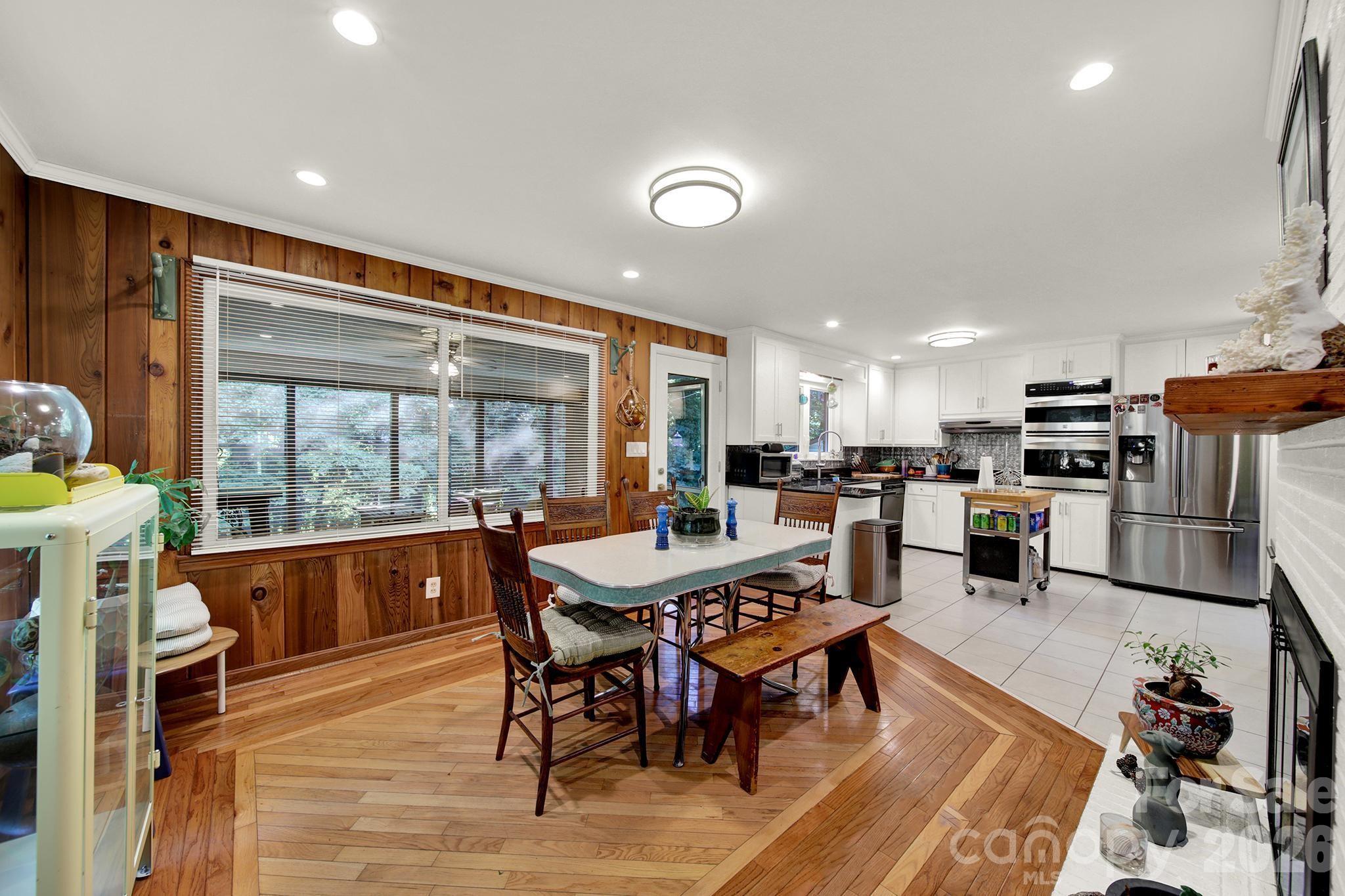 2311 Laurelwood Circle