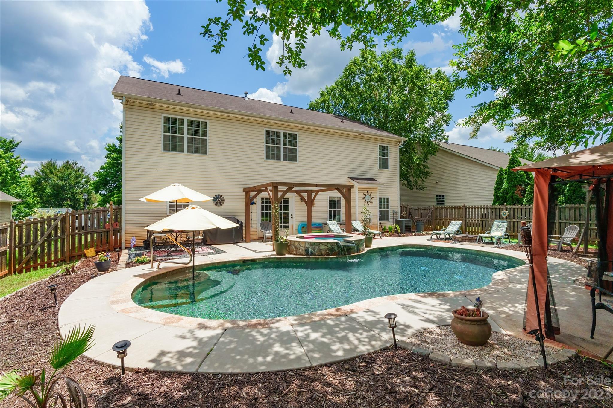 Highland Creek - Residential