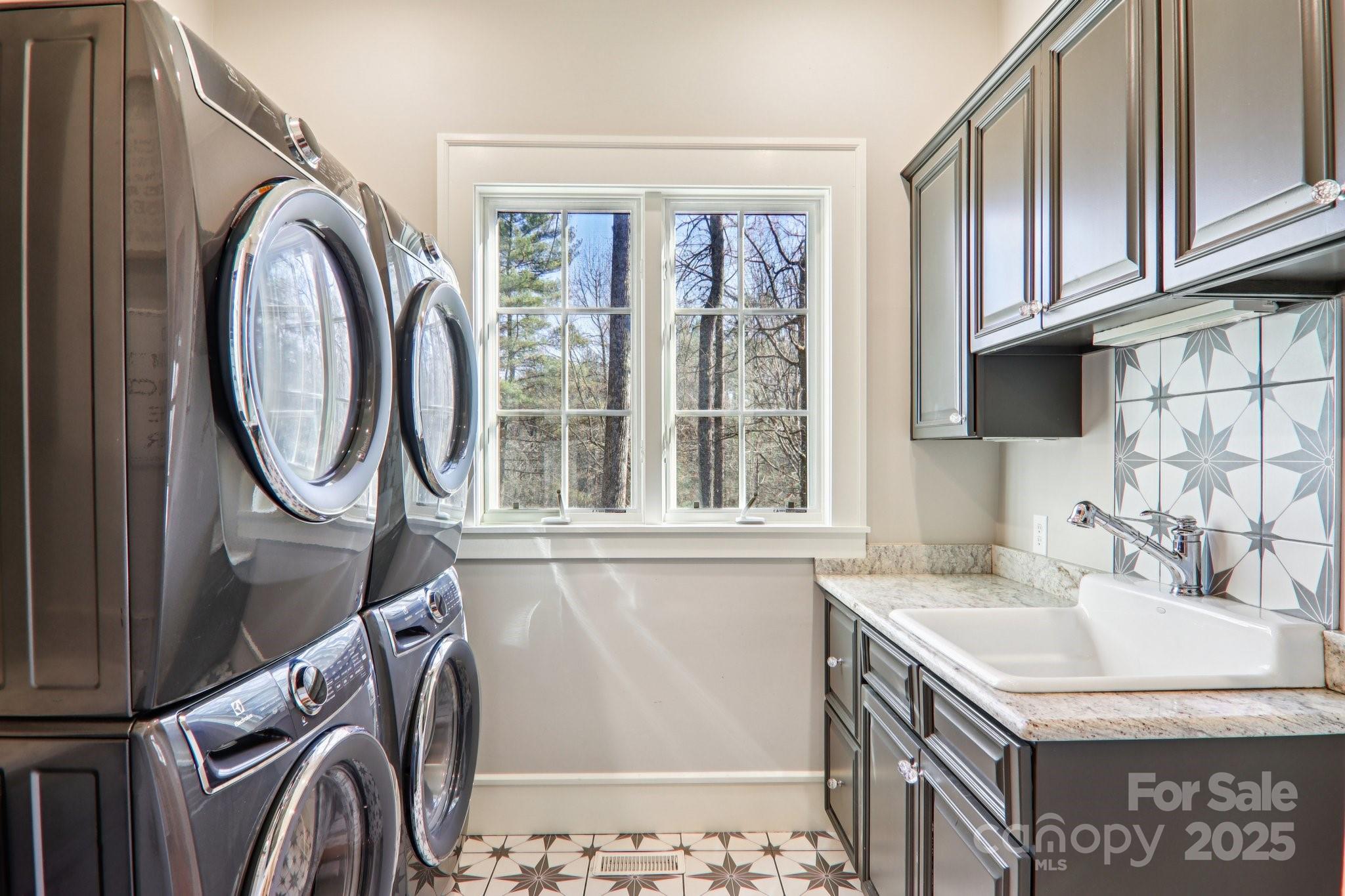 Straus Park - Residential