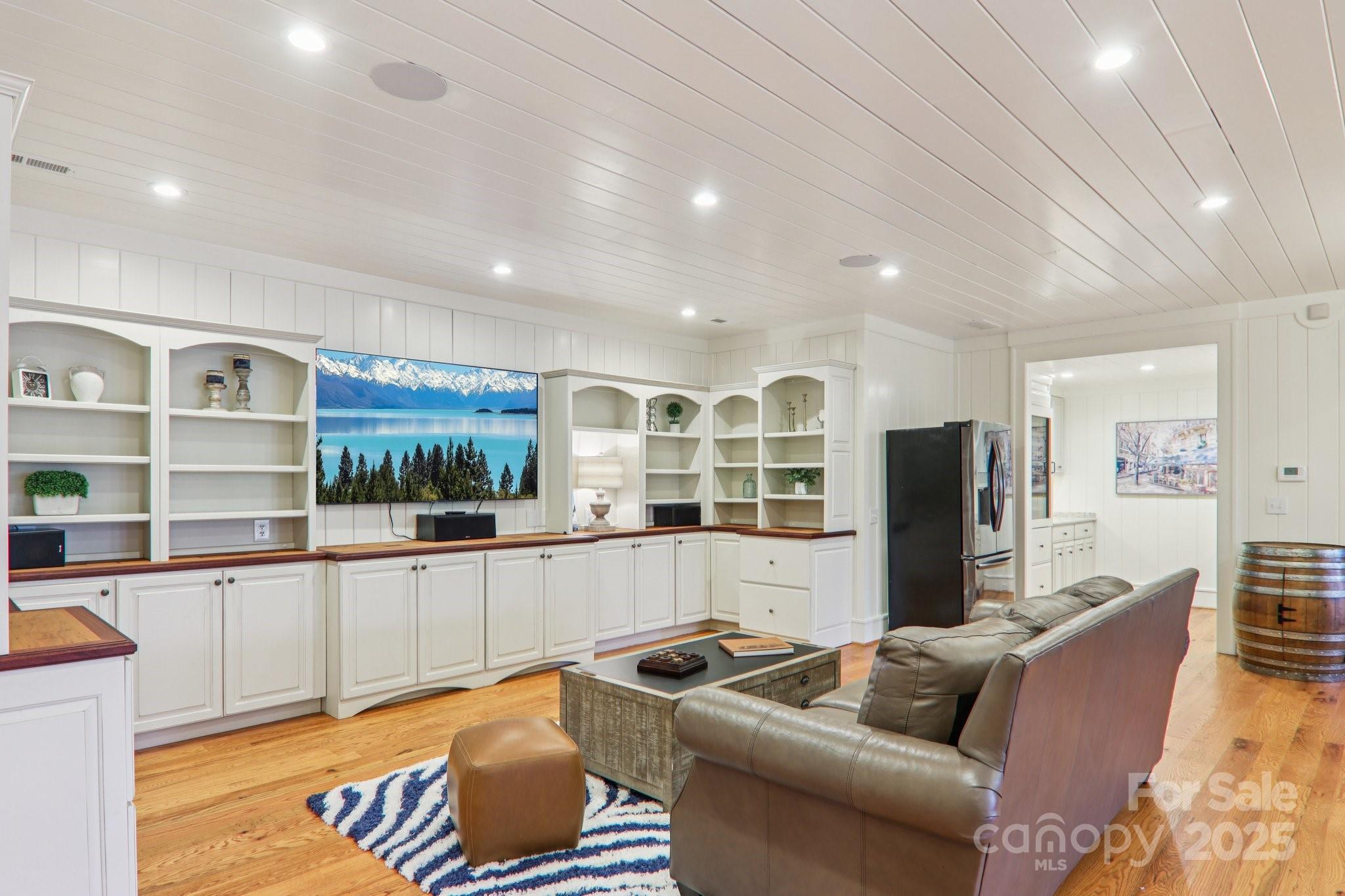 Straus Park - Residential