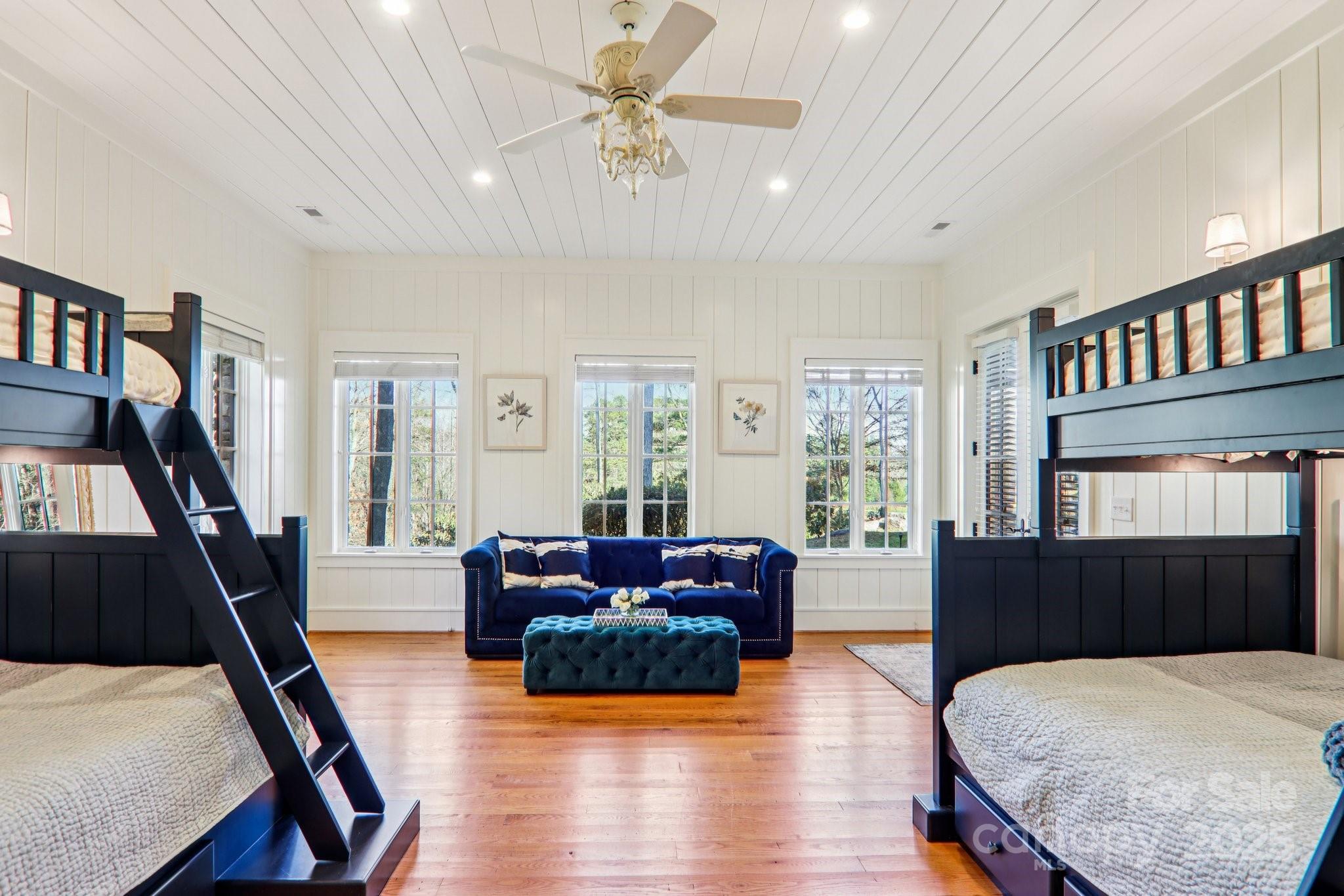 Straus Park - Residential