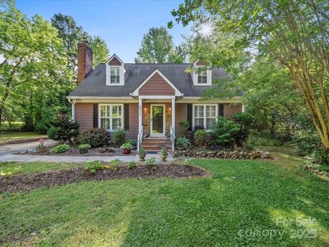 8017 Nathanael Greene Lane Charlotte NC 28227