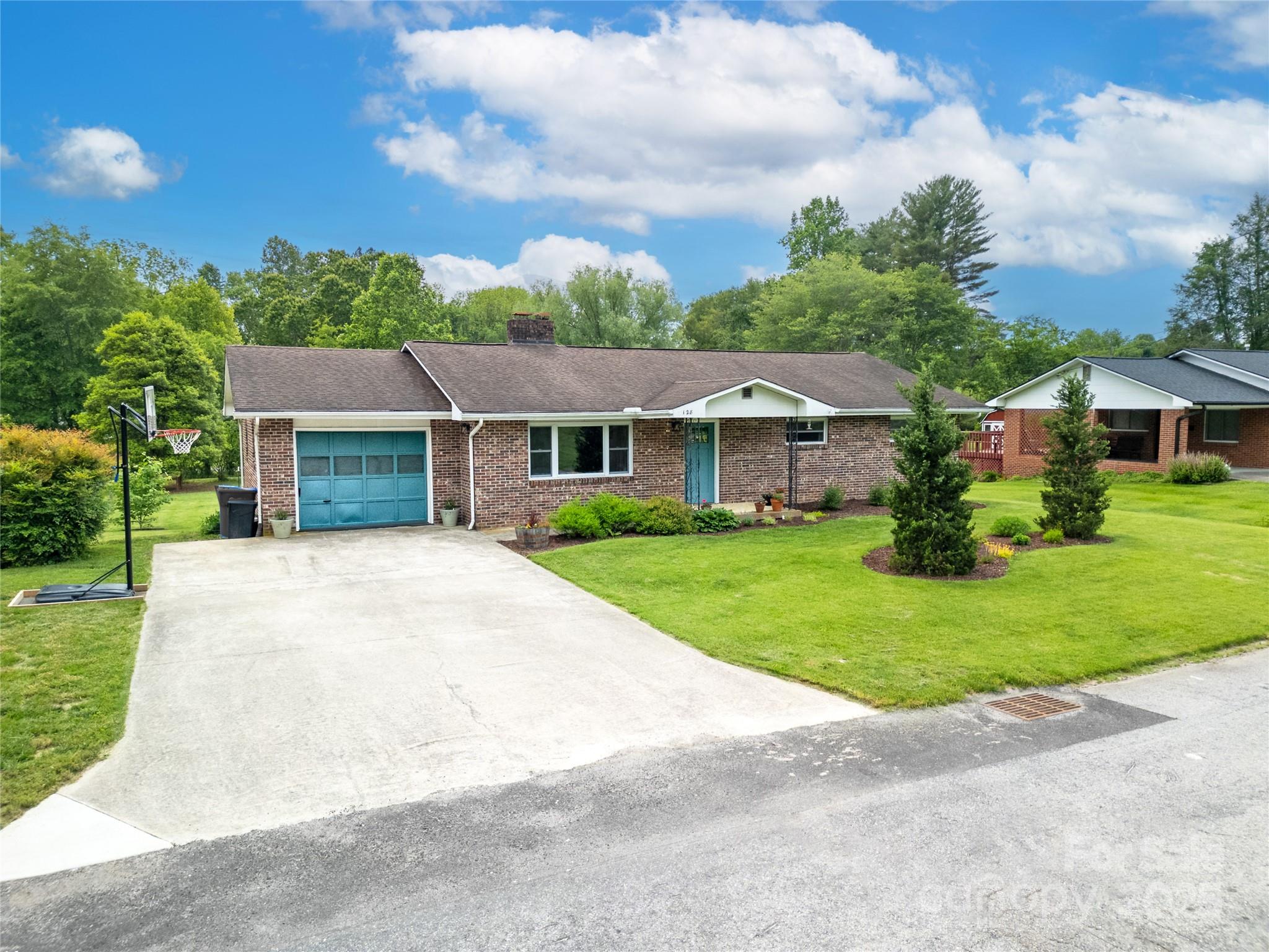 128 Allison Road