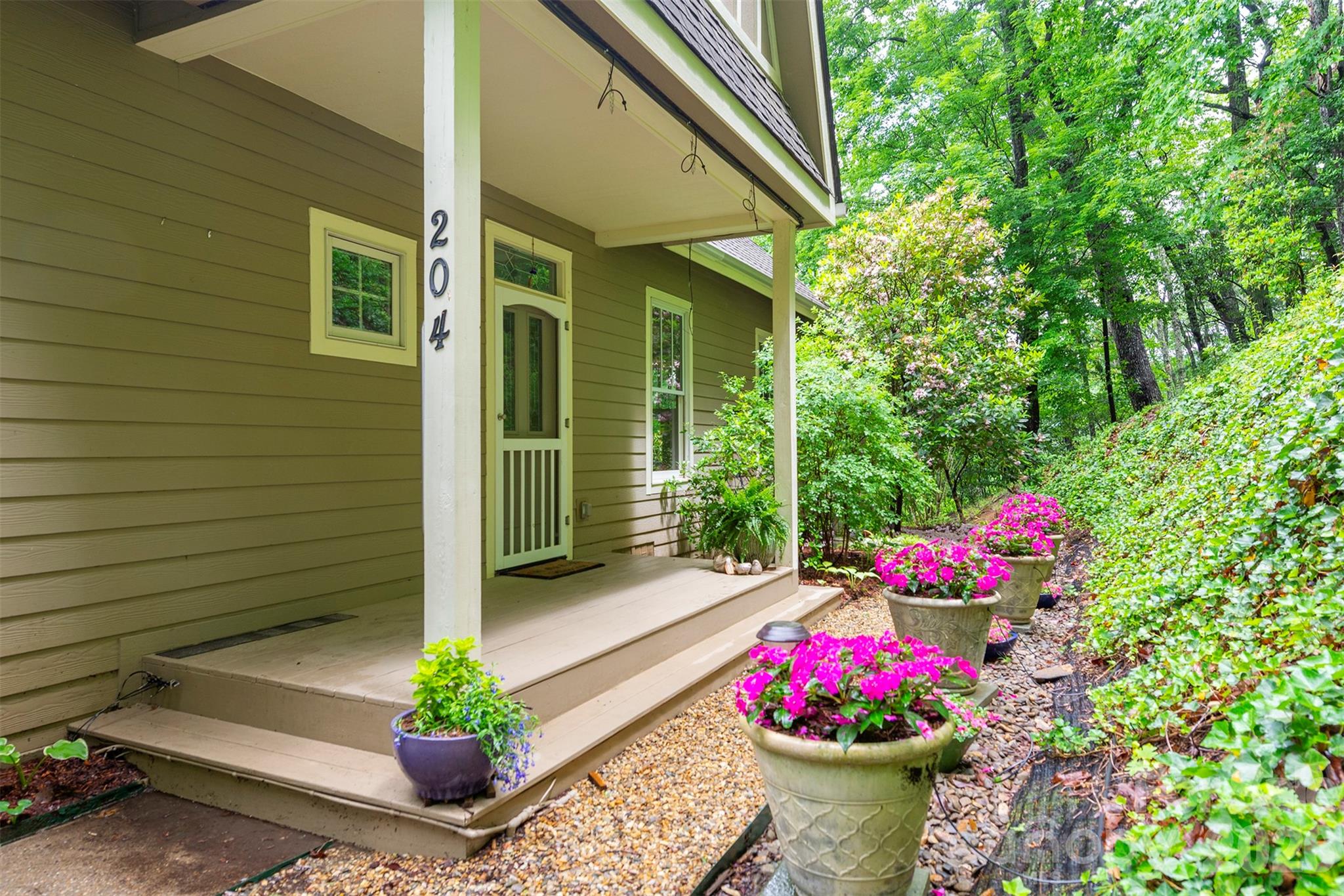 204 Briarcliff None 5