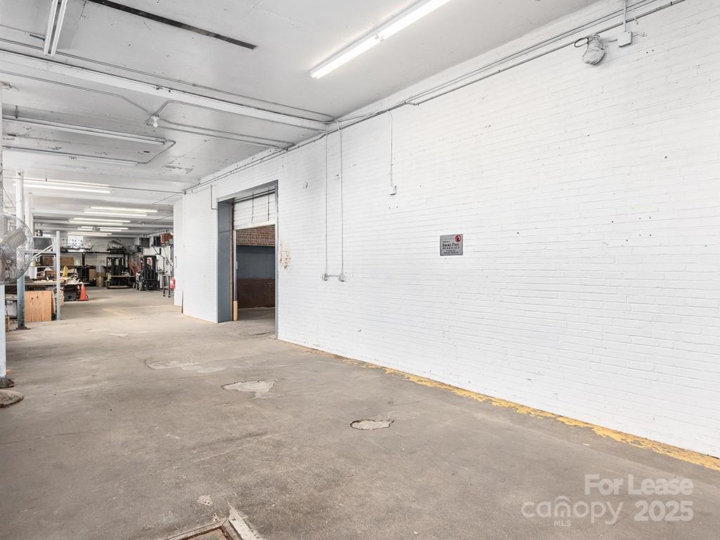 701 Oriole Drive Lease