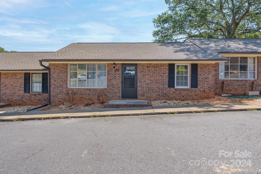 Remodeled 2 bedroom 1 bath condo In The heart of downtown. New flooring through out the kitchen and living, new paint through out, new bathroom vanity, and brand new back porch. Roof is new as of this year. Close to shopping, restaurants, schools, and parks. This won’t last long!