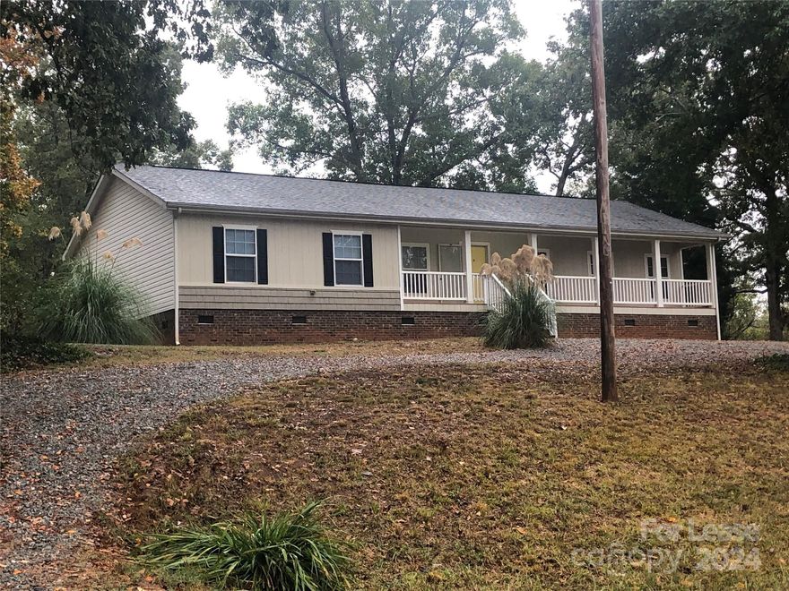 Welcome to this spacious 4 bedroom, 2 bathroom home located in Gastonia, NC. This home features a split bedroom floorplan, perfect for added privacy. The neutral paint and flooring throughout create a blank canvas for you to make this house your own. The open floorplan allows for easy flow between the large kitchen, complete with a breakfast bar and plenty of cabinets and countertop space, and the living areas. The primary bedroom is generously sized and boasts a garden tub and separate shower in the ensuite bathroom. Don't miss out on the opportunity to make this house your home! *Pets are conditional and up to the owner's discretion with a $350 non-refundable per pet fee.