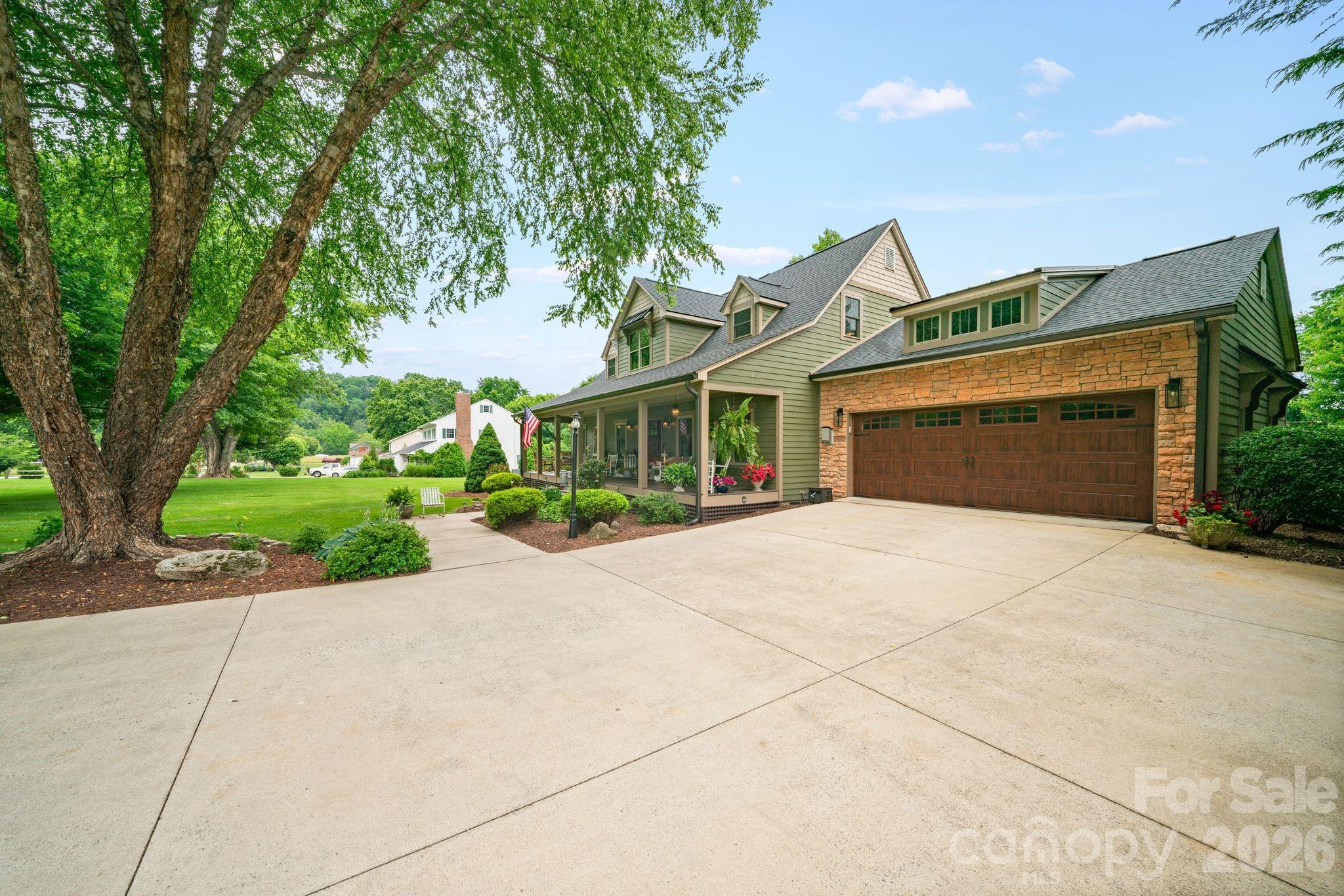 98 Garden Lane