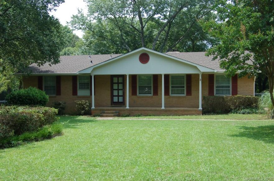 Cozy 3 bed/2 bath ranch available in a quiet neighborhood with mature trees and a homey feel. WOOD floors in dining room and kitchen with cozy carpet in the den. ENTERTAIN in front of the fireplace on cool Carolina evenings or on the LARGE DECK out back! Includes washer/dryer hookups and shed in back. And terrific FORT MILL SCHOOLS - you can be in the home before school starts! Home is part of discount rent program - ask agent for details.