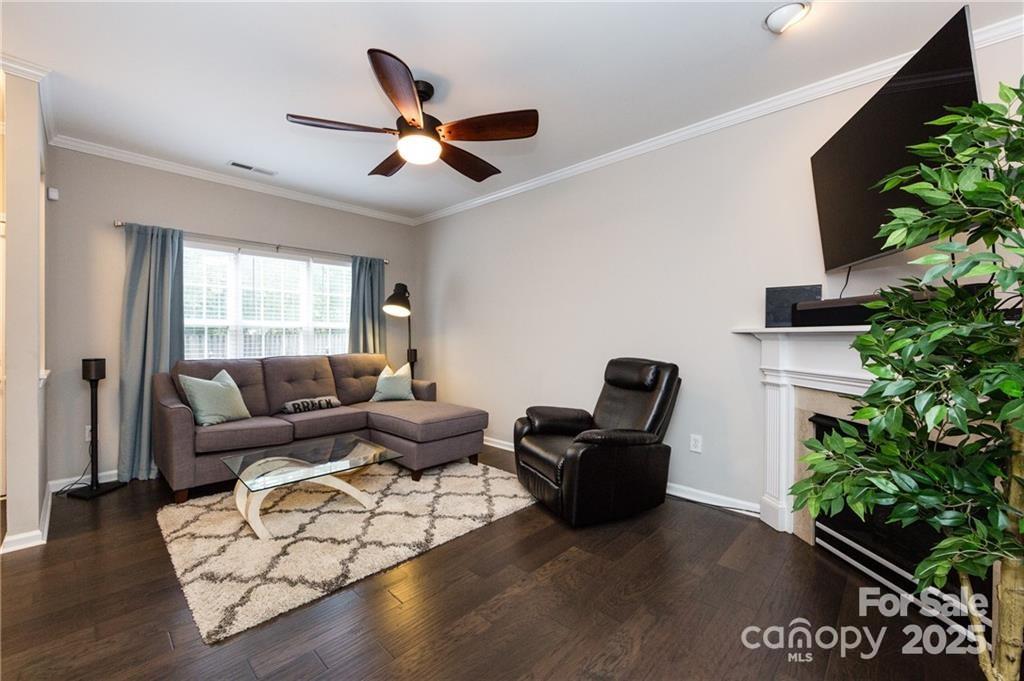 1265 E Woodlawn Road