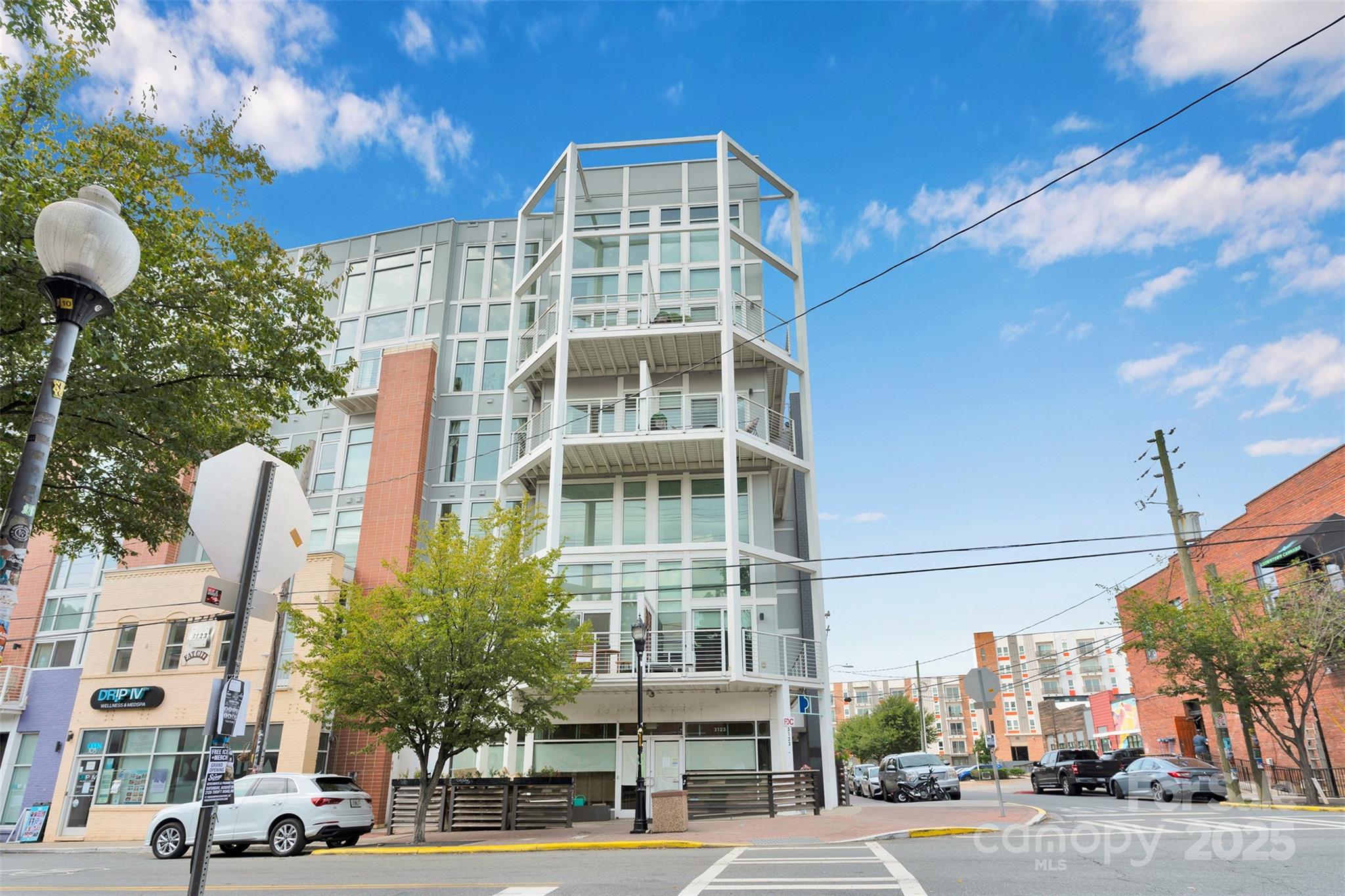 3123 N Davidson Street 301