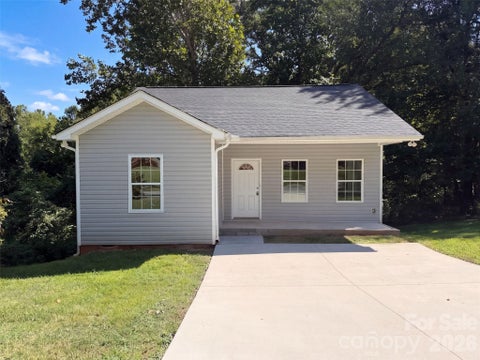Photo of 604 Stewart Court, Statesville, NC 28677 (MLS # 4426413)