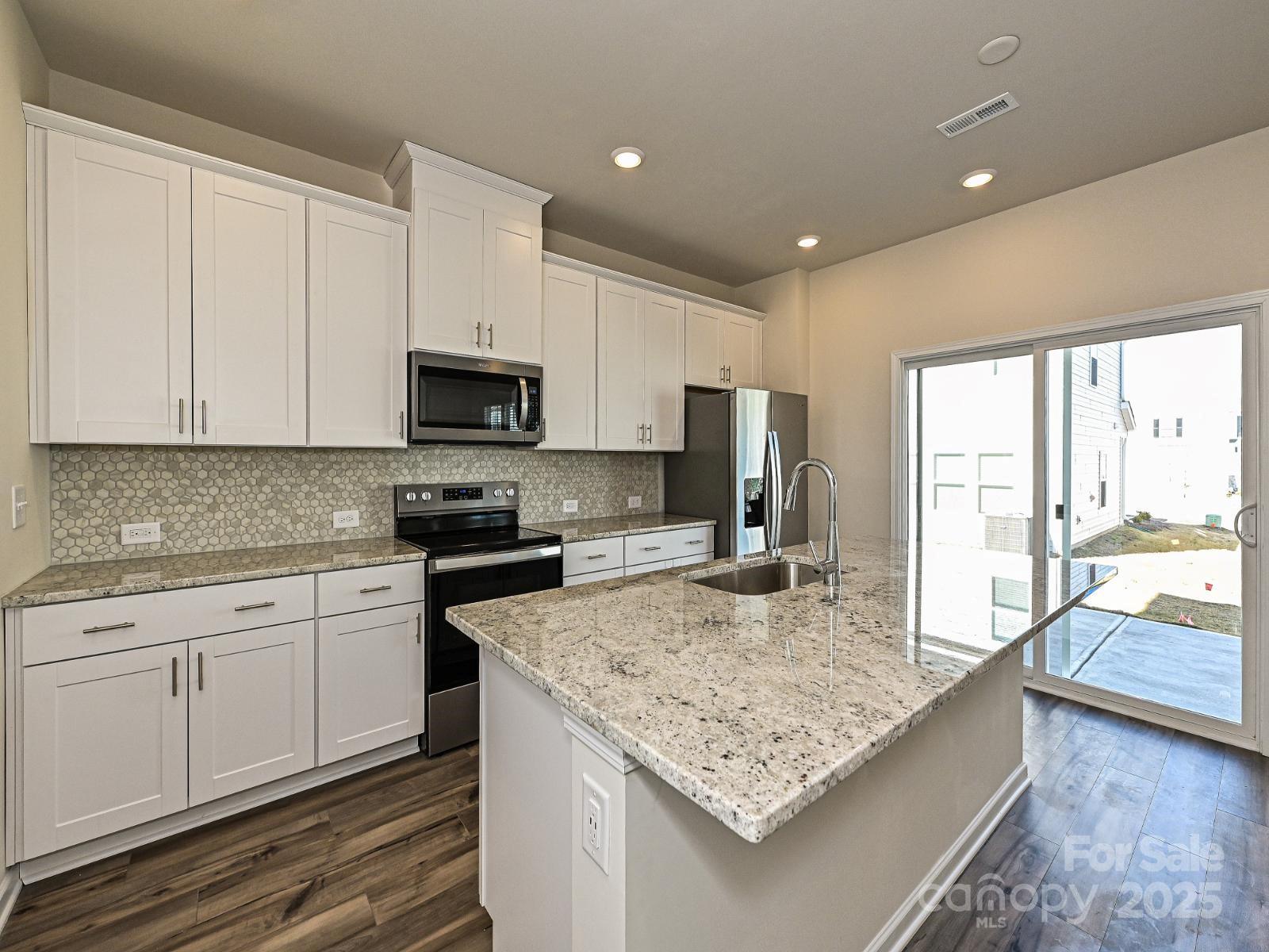 909 Smithcliffs Trail
