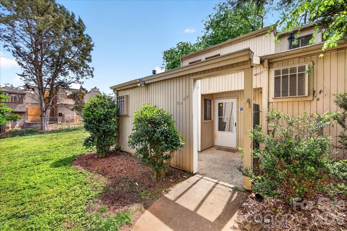 8007 Horse Chestnut Lane