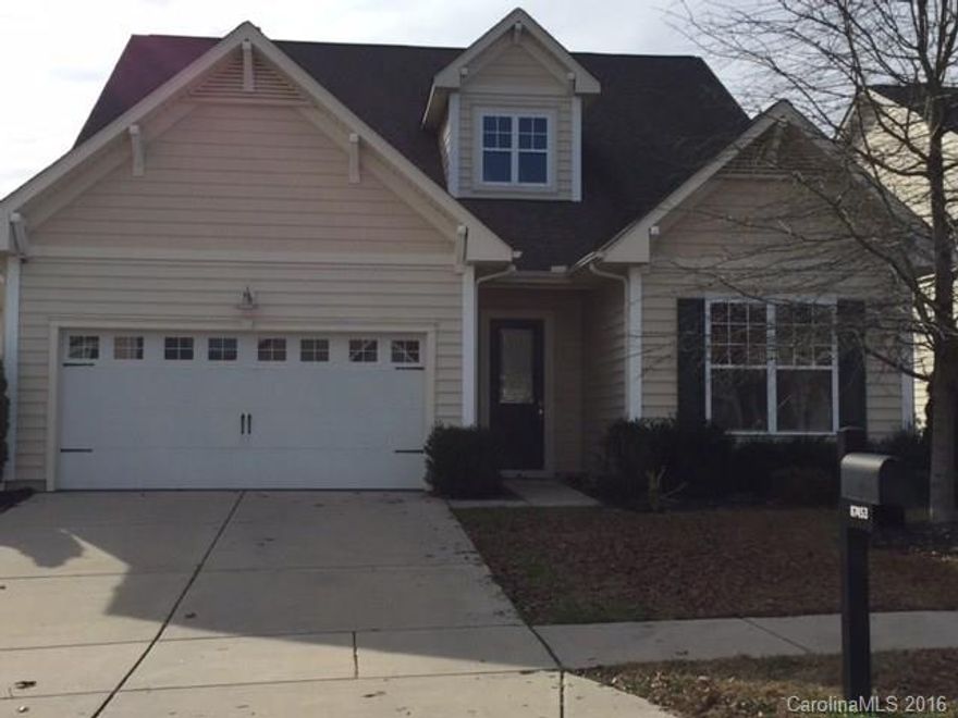 AWESOME House at GREAT PRICE! Open plan made for entertaining! Master & 2 BR's on main floor, Great room is huge & opens to screened porch, gas logs,guest suite/Loft, BR & BA up Spacious kitchen with corian c-tops, double oven,center island,42" cabinets.Hdwds & carpet.Magnificent Community Center,huge pool,playground and 12 Mile Creek trails.BLDR: Standard Pacific Homes.W/D and FRIDGE convey with house! Seller will pay 1 yr HOA Dues & offers $5000 toward upgrades or closing costs! Low SC Taxes!