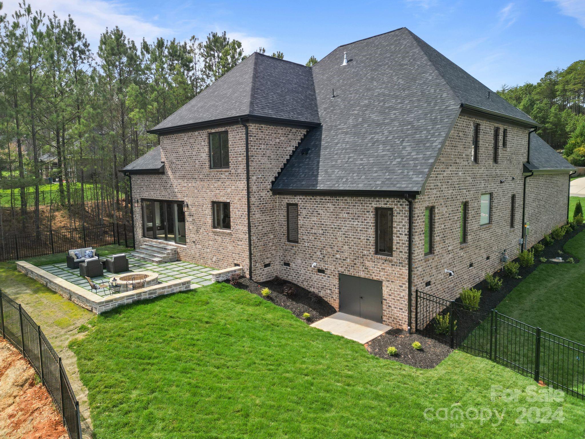 Norman Pointe - Residential