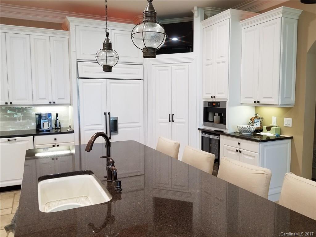 The Peninsula - Residential