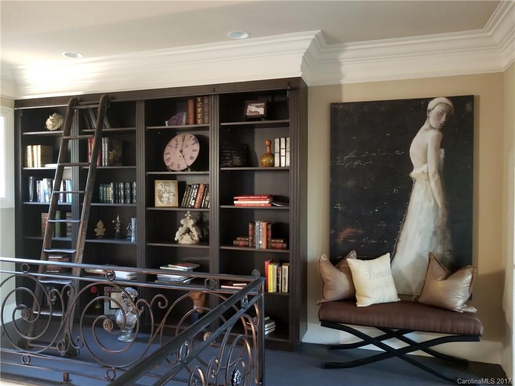 The Peninsula - Residential