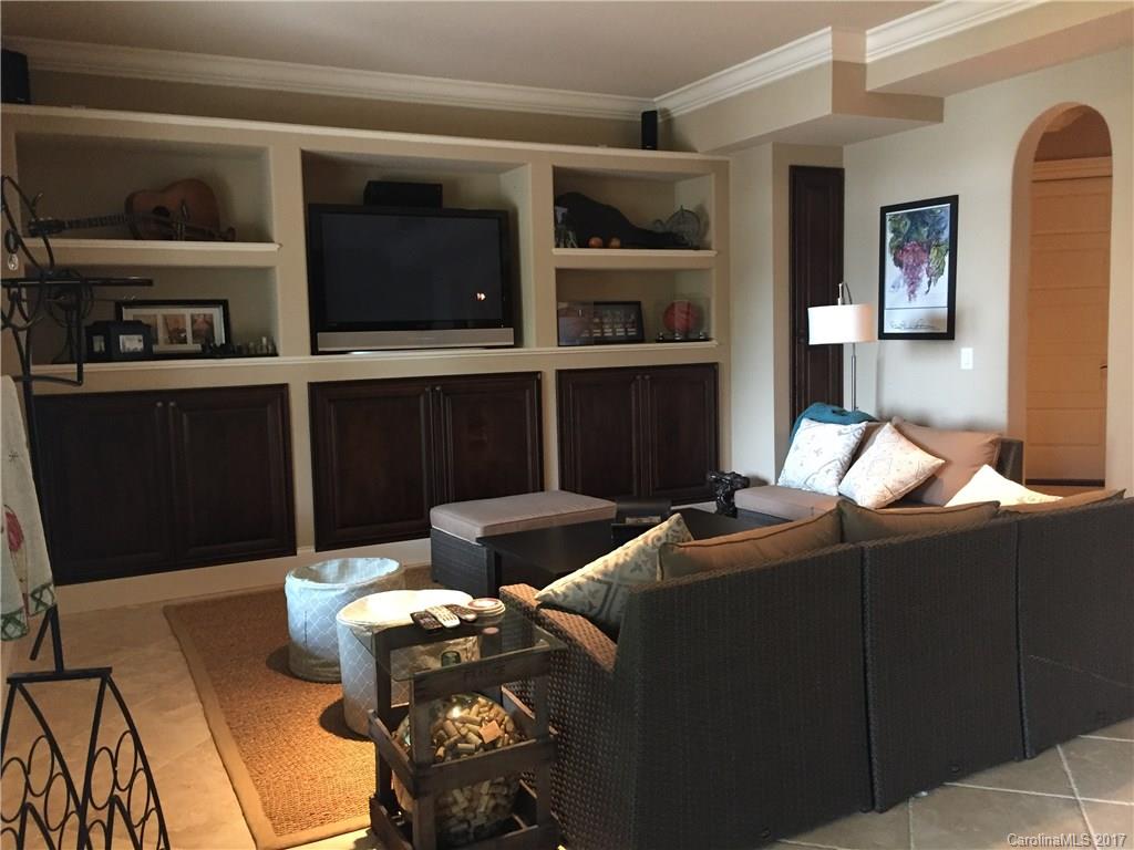 The Peninsula - Residential