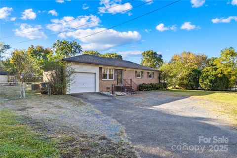 1208 Stallings Road Matthews NC 28104