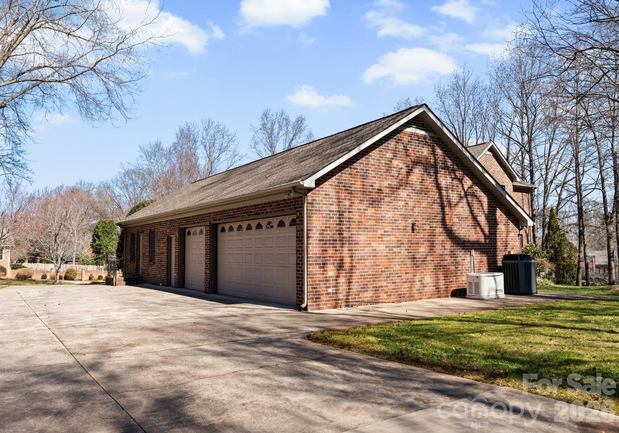 5030 Samuel Pinckney Drive