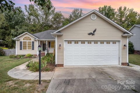 Photo of 1665 Red Bird Circle, Concord, NC 28025 (MLS # 4307253) Photo of 1665 Red Bird Circle, Concord, NC 28025 (MLS # 4307253)