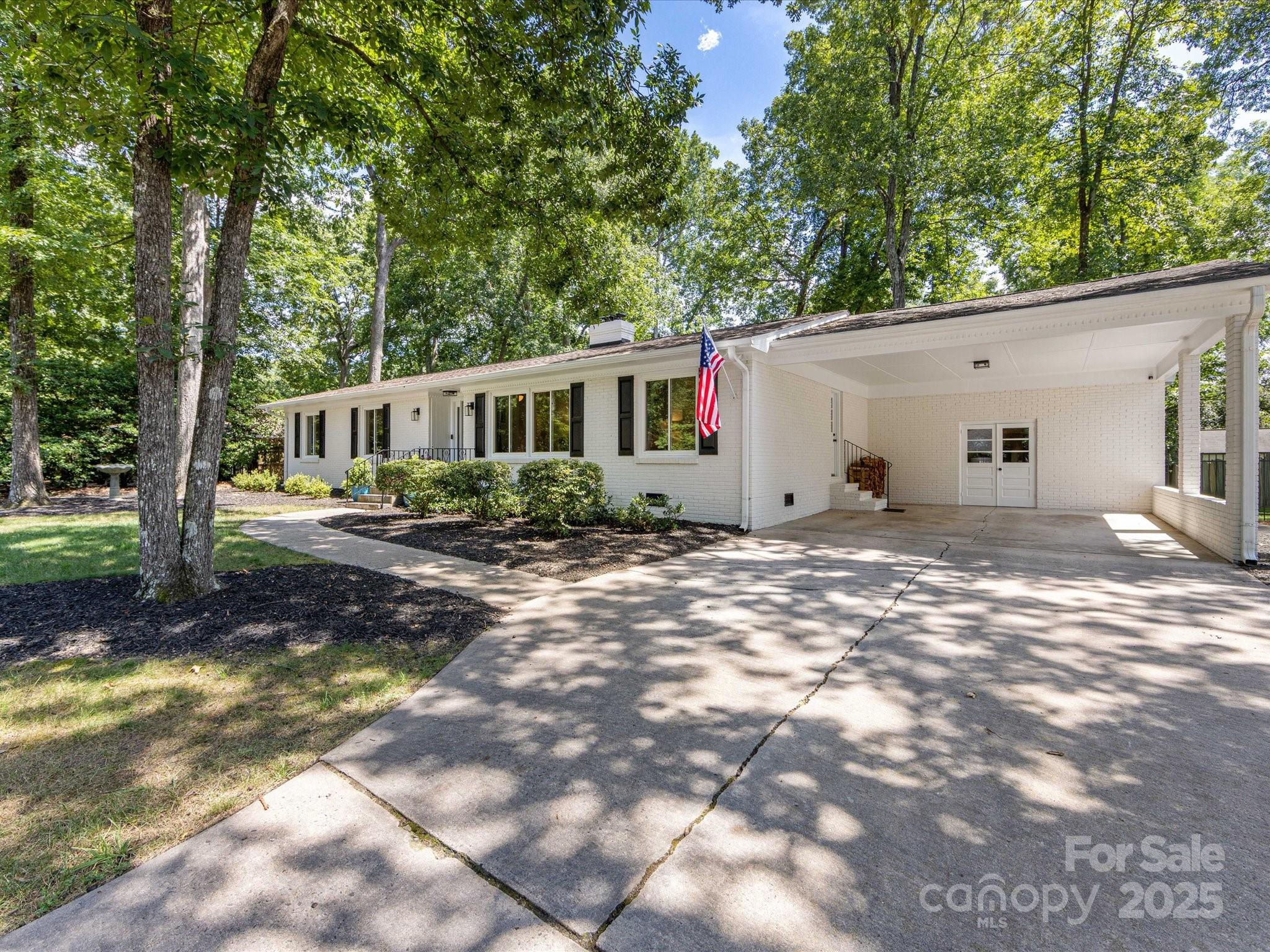 1018 Shady Bluff Drive