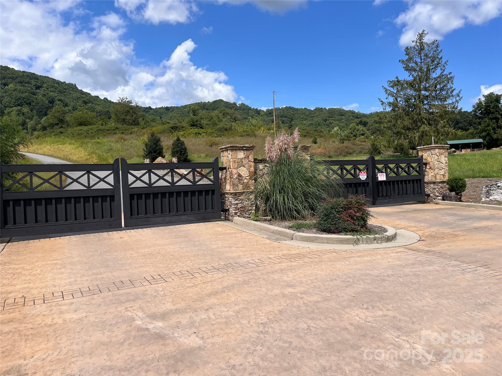 The Summit of Asheville - Land