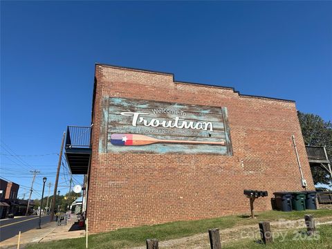 A home in Troutman