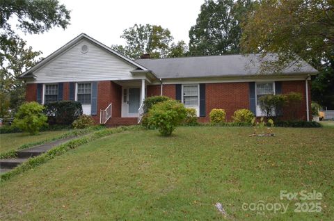 Photo of 3401 Aspendale Lane, Charlotte, NC 28212 (MLS # 4314086)