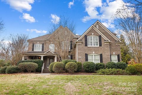 Photo of 2016 Autumn Blossom Lane, Waxhaw, NC 28173 (MLS # 4327443)