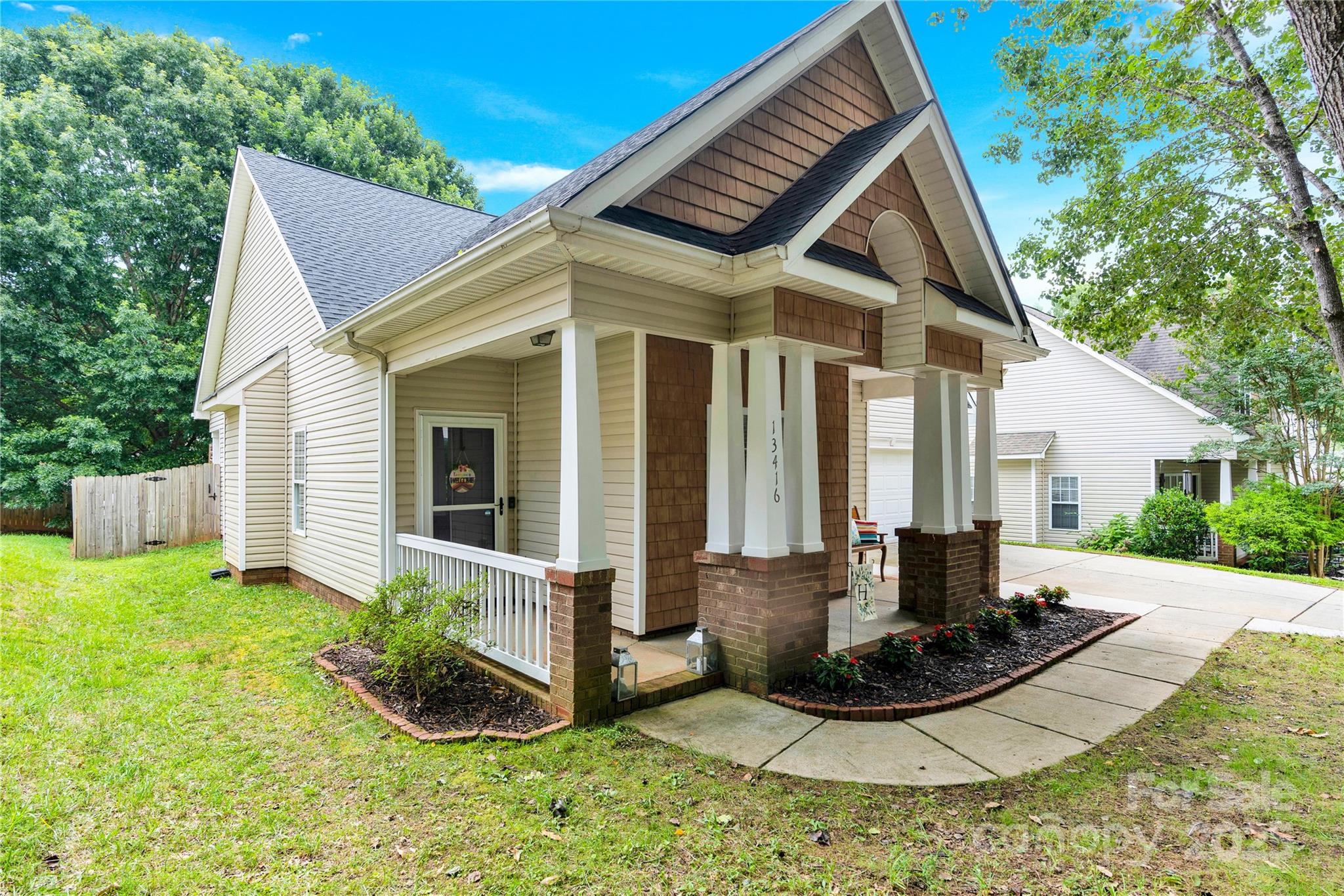 13416 Glenwyck Lane