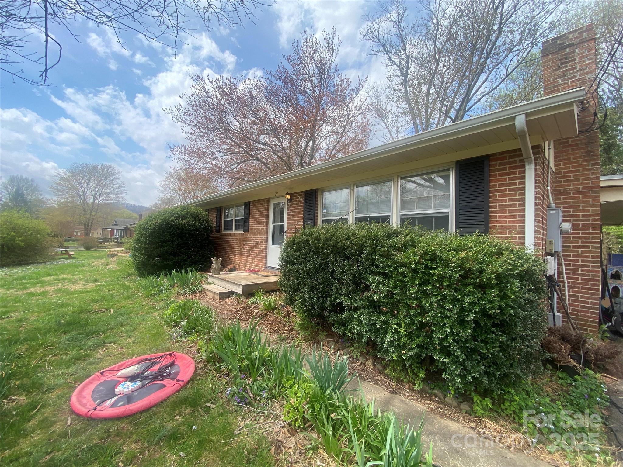 21 Birchwood Lane