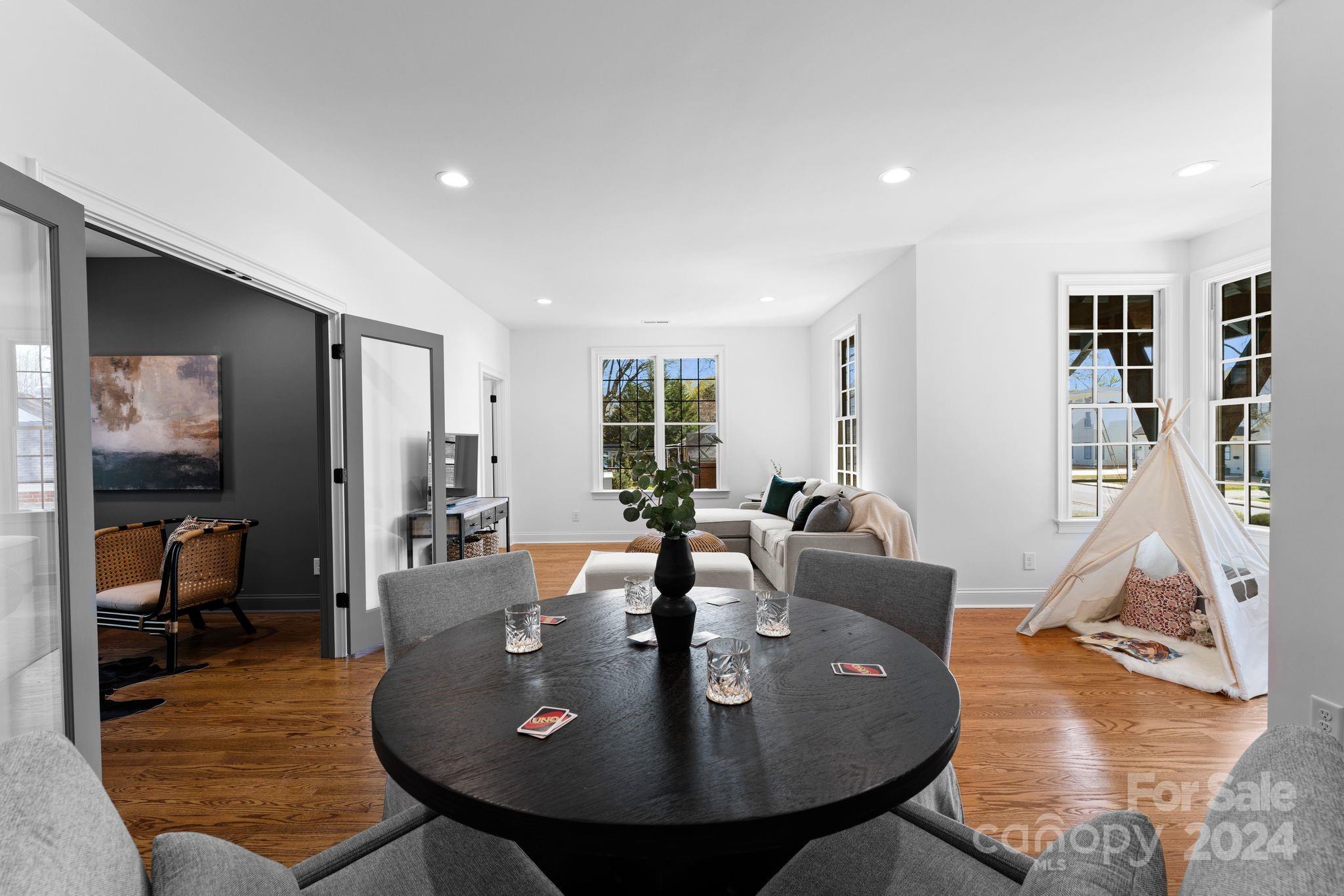 Villa Heights - Residential