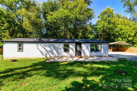 Photo of 4946 Grand Canyon Road NW, Concord, NC 28027 (MLS # 4296838) Photo of 4946 Grand Canyon Road NW, Concord, NC 28027 (MLS # 4296838)